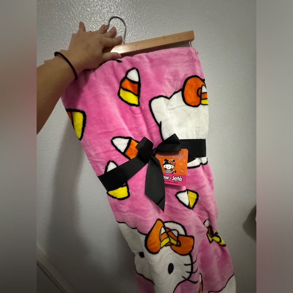 Hello kitty blanket